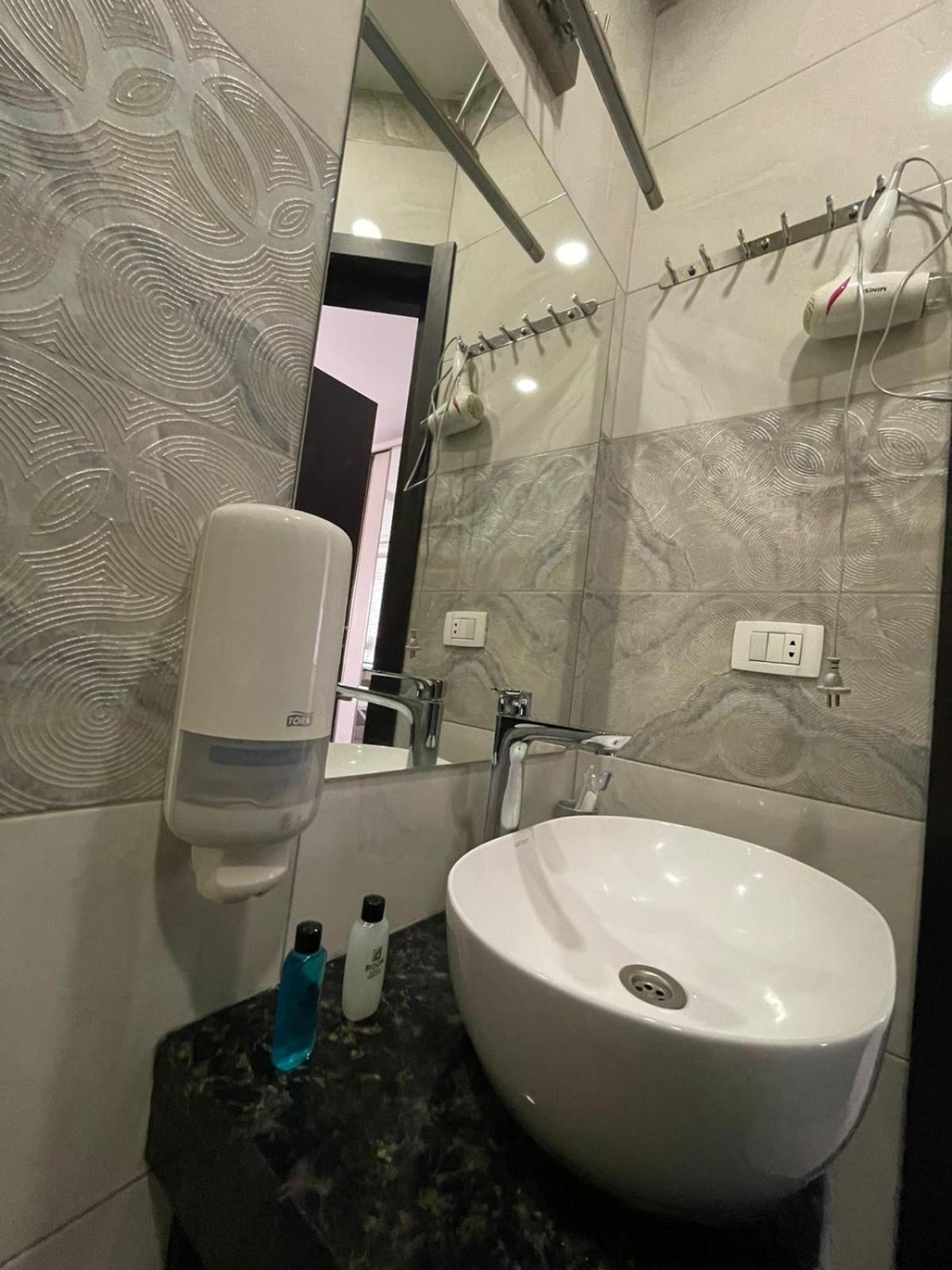 4Room Hotel Γιερεβάν Εξωτερικό φωτογραφία