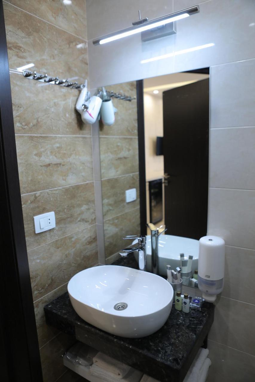 4Room Hotel Γιερεβάν Εξωτερικό φωτογραφία